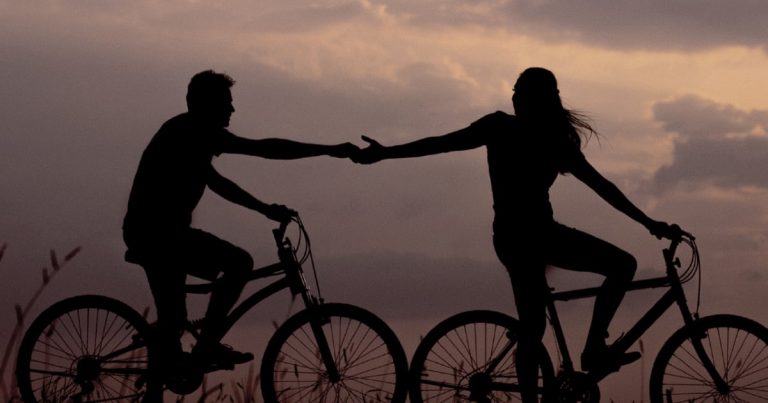 The Pursuer-Distancer Dynamic